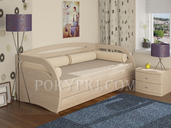 Кровать с тремя спинками белого цвета