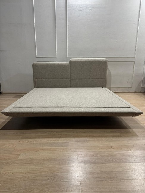 Парящая кровать  с подсветкой Testiera Fly 18 Парящая кровать  с подсветкой Testiera Fly 18